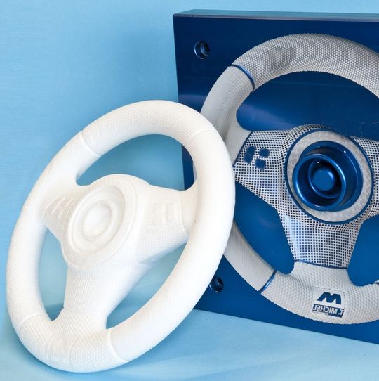 Seit mehr als 10 Jahren entwickelt und produziert die T. Michel Formenbau GmbH aus Lauert im Taunus Werkzeuge und Formen für die kunststoffverarbeitende Industrie. Mit der Lasertec-Shape-Technologie von DMG Mori geht der Formenbauer einer neuen Zukunft entgegen.