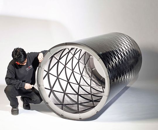 Optimierte Krafteinleitung Im Rahmen eines Forschungsprojekts wurde die Gestaltung der Knotenpunkte in der Fachwerkstruktur verbessert weil sie große Kräfte übertragen müssen.