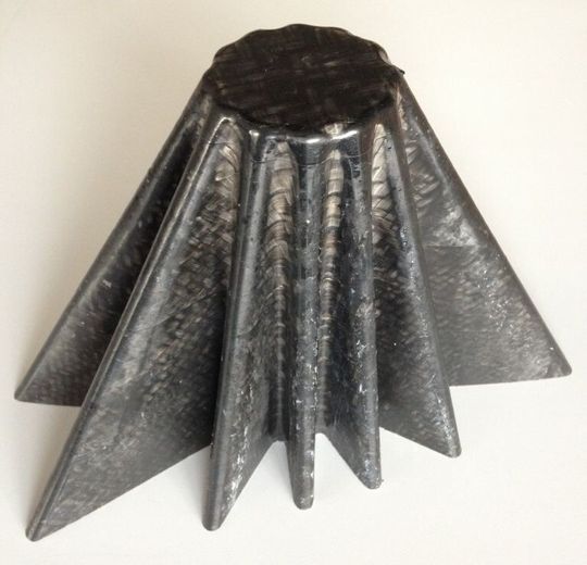 Sieht aus wie ein Süßgebäck-Förmchen, sorgt aber nicht für mehr Pölsterchen auf den Rippen, sondern "polstert" im Crashfall vor gefährlich hohen Kräften: Der GFK-Crashmuffin von Stadco aus Saarlouis, der zusammen mit dem Projektpartner IVW aus Kaiserslautern entwickelt wurde.