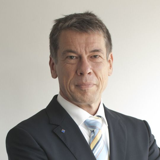 Bruno Schnekenburger ist neuer President and Division Director der Robotics Division von Yaskawa in Europa. Bruno Schnekenburger ist neuer President and Division Director der Robotics Division von Yaskawa in Europa.