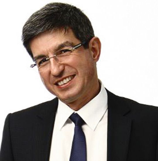 «‚Celos‘ ermöglicht es sämtliche verfügbaren Planungs-, Prozess- und Maschinendaten an der Maschine zu bearbeiten.» Giuseppe Barile, Geschäftsführer, DMG MORI SEIKI Schweiz AG «‚Celos‘ ermöglicht es sämtliche verfügbaren Planungs-, Prozess- und Maschinendaten an der Maschine zu bearbeiten.» Giuseppe Barile, Geschäftsführer, DMG MORI SEIKI Schweiz AG