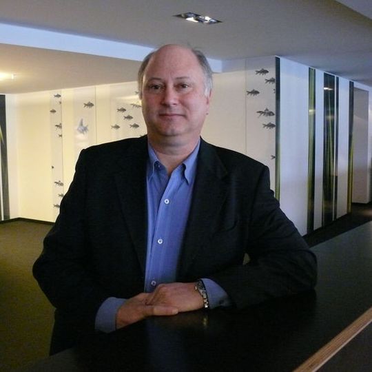 Dr. John W. Palmour: „Was mich besonders begeistert, sind Anwendungen, die bisher kaum jemand in Betracht gezogen hat. Etwa der Einsatz von SiC-Halbleitern in Hochspannungsanwendungen.“ Dr. John W. Palmour: „Was mich besonders begeistert, sind Anwendungen, die bisher kaum jemand in Betracht gezogen hat. Etwa der Einsatz von SiC-Halbleitern in Hochspannungsanwendungen.“