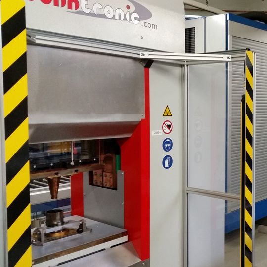 Die KE-Schweißanlage wurde im Anschluss der neuen Reinigungsanlage installiert. Die KE-Schweißanlage wurde im Anschluss der neuen Reinigungsanlage installiert.