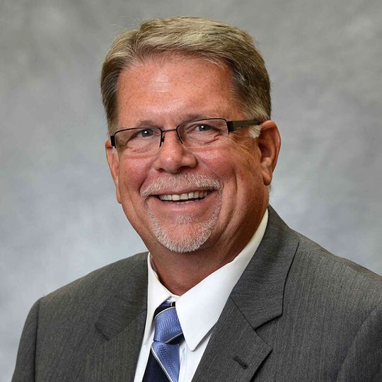 Gleich drei personelle Veränderungen vermeldet Faurecia. Mark Stidham (Foto), Dr. Hagen Wiesner und Patrick Koller übernehmen neue Verantwortungsbereiche. Gleich drei personelle Veränderungen vermeldet Faurecia. Mark Stidham (Foto), Dr. Hagen Wiesner und Patrick Koller übernehmen neue Verantwortungsbereiche.