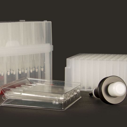 Basierend auf der volumetrischen, absorptiven Microsampling (VAMS) Technologie ist Mitra (RUO) genau an die Anforderungen für die Probenahme biologischer Flüssigkeiten angepasst. Basierend auf der volumetrischen, absorptiven Microsampling (VAMS) Technologie ist Mitra (RUO) genau an die Anforderungen für die Probenahme biologischer Flüssigkeiten angepasst.