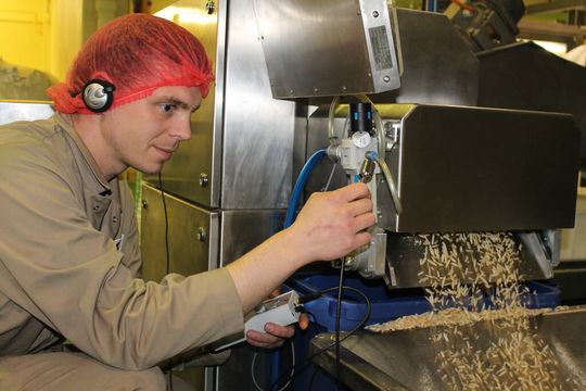 Mit der Vebrauchsoptimierung der Produktionsanalagen spart Moll elf % Energie ein. Mit der Vebrauchsoptimierung der Produktionsanalagen spart Moll elf % Energie ein.