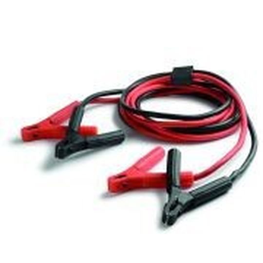 Starthilfekabel sollten in keinem Kofferraum fehlen.