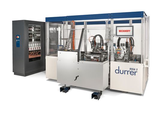 Mit der Durrer-Maschine Rega 3 lässt sich der komplexe Vorgang des Stanzens von Griffregistern nun vollständig automatisieren. Mit der Durrer-Maschine Rega 3 lässt sich der komplexe Vorgang des Stanzens von Griffregistern nun vollständig automatisieren.