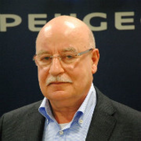 Schwierige Zeiten für die Peugeot-Partner und ihren Präsidenten Albert Schwinn. Mit Engagement und einem Schuss Humor versucht er, die Situation zu meistern. Schwierige Zeiten für die Peugeot-Partner und ihren Präsidenten Albert Schwinn. Mit Engagement und einem Schuss Humor versucht er, die Situation zu meistern.