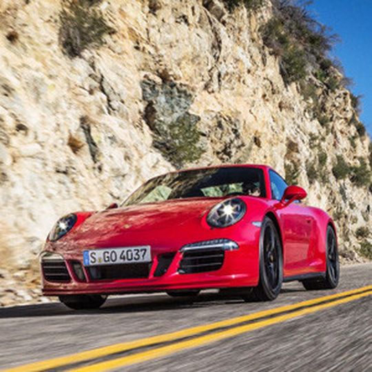 Neue Sport-Kannone aus Zuffenhausen: Der Porsche 911 Carrera GTS feiert auf der Automesse 2014 in Los Angeles seine Weltpremiere. Neue Sport-Kannone aus Zuffenhausen: Der Porsche 911 Carrera GTS feiert auf der Automesse 2014 in Los Angeles seine Weltpremiere.