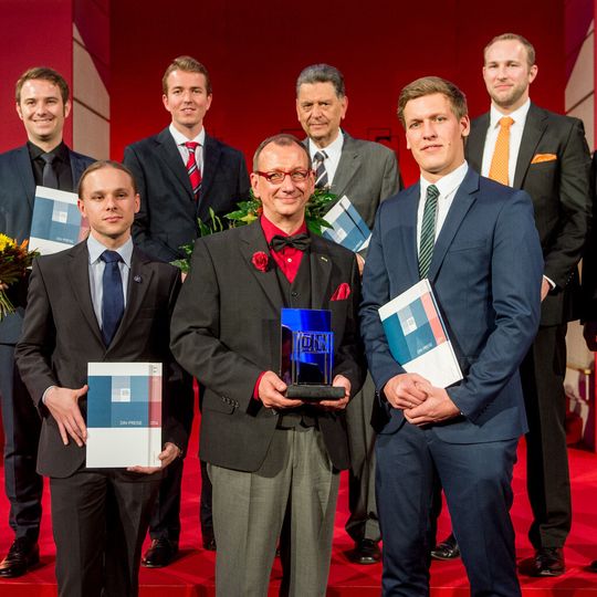 Insgesamt sieben DIN-Preise in vier Kategorien wurden am 6. November 2014 im Rahmen der 14. Festveranstaltung „Weltfaktor Normung“ in Berlin vergeben. Insgesamt sieben DIN-Preise in vier Kategorien wurden am 6. November 2014 im Rahmen der 14. Festveranstaltung „Weltfaktor Normung“ in Berlin vergeben.
