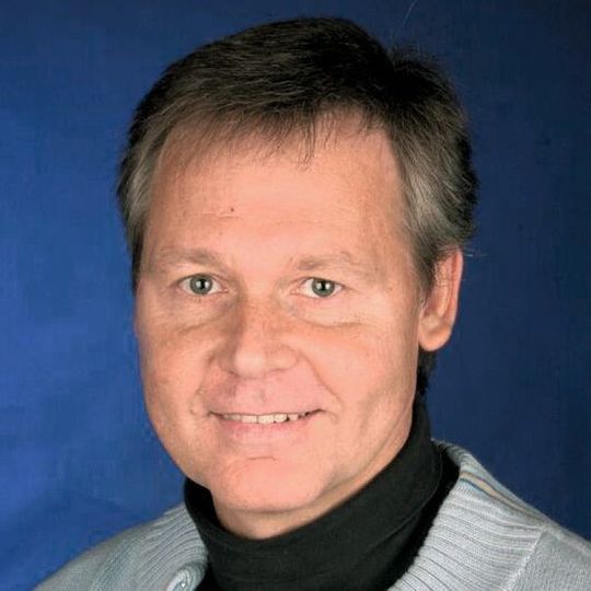 Für Emco auf der Fachtagung, Walter Bauer Außendienstmitarbeiter der Emsländer. Für Emco auf der Fachtagung, Walter Bauer Außendienstmitarbeiter der Emsländer.