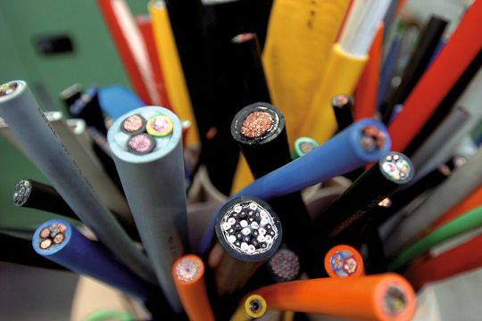 Bild 1: Kabel, ähnlich wie diese, wurden für den Außeneinsatz getestet. Bild 1: Kabel, ähnlich wie diese, wurden für den Außeneinsatz getestet.