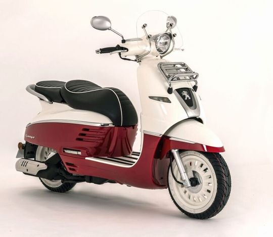 Peugeot Motocycles wird dem Publikum auf der Fachtagung den neuen Neo-Retro-Roller Peugeot Django vorstellen. Peugeot Motocycles wird dem Publikum auf der Fachtagung den neuen Neo-Retro-Roller Peugeot Django vorstellen.