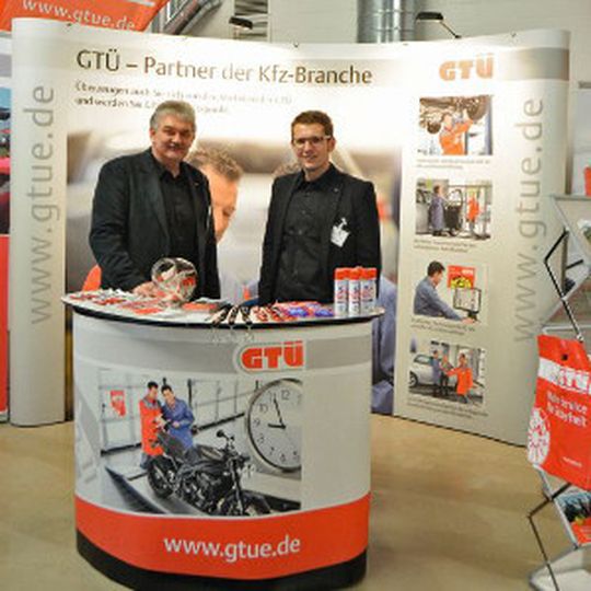 Die GTÜ ist auch in diesem Jahr wieder auf der Fachtagung vertreten. Hermann Schenk (Key Accounter) und Daniel Klein (Marketing) beraten Sie gerne. Die GTÜ ist auch in diesem Jahr wieder auf der Fachtagung vertreten. Hermann Schenk (Key Accounter) und Daniel Klein (Marketing) beraten Sie gerne.