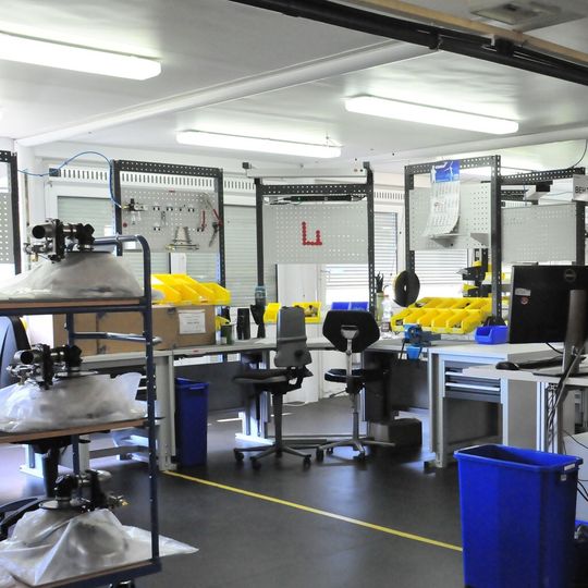 Ein Jahr lang dient die ELA-Anlage mit 48 kombinierten Modulen der Evac GmbH als Werkserweiterung. Ein Jahr lang dient die ELA-Anlage mit 48 kombinierten Modulen der Evac GmbH als Werkserweiterung.