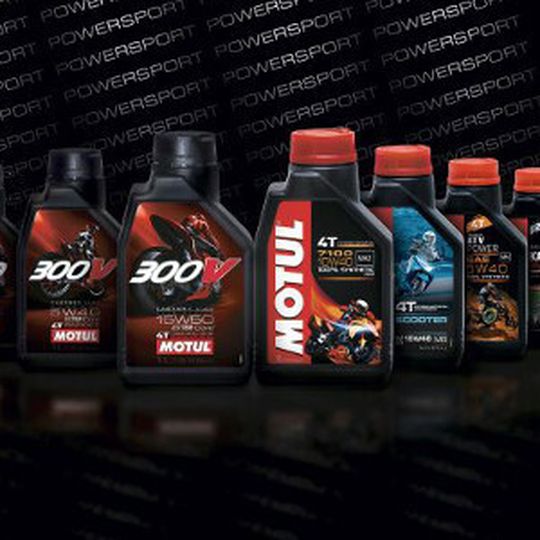 Auf der Fachtagung 2014: die neuesten Powersport-Produkte von Motul. Auf der Fachtagung 2014: die neuesten Powersport-Produkte von Motul.