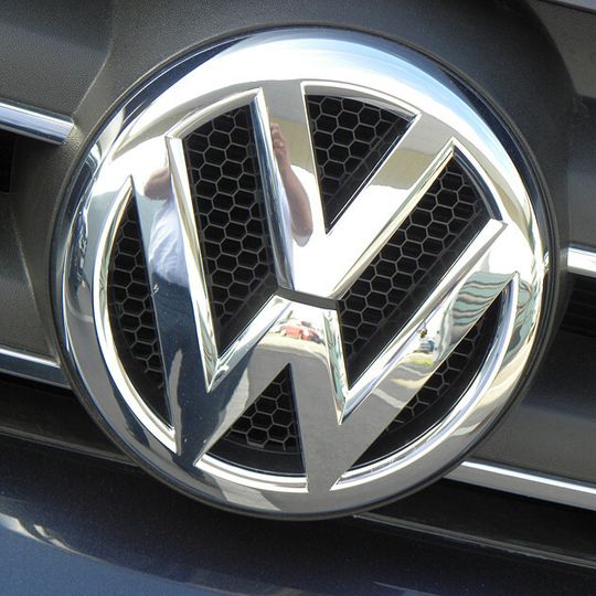 Volkswagen will bis 2018 den Energie- und Wasserverbrauch sowie den Anteil an Abfall, CO2- und Lösungsmittelemissionen um 25 Prozent senken. Volkswagen will bis 2018 den Energie- und Wasserverbrauch sowie den Anteil an Abfall, CO2- und Lösungsmittelemissionen um 25 Prozent senken.
