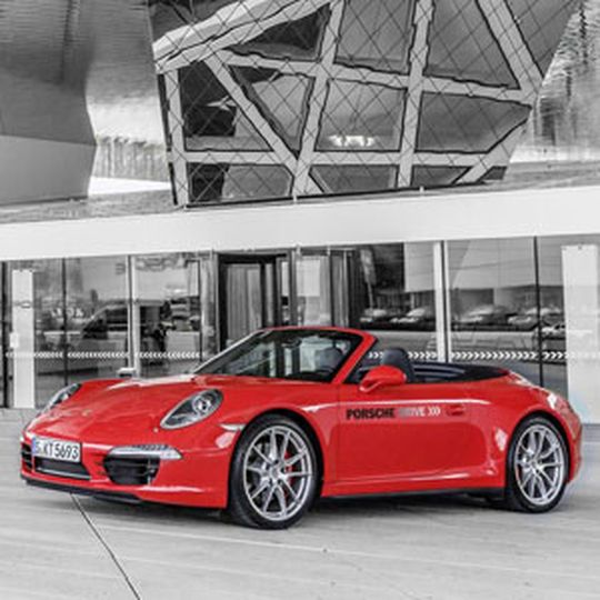 Buchen, einsteigen, losfahren: Im Rahmen der Aktion „Porsche Drive“ vermietet der Sportwagenbauer Autos der aktuellen Modellpalette. Buchen, einsteigen, losfahren: Im Rahmen der Aktion „Porsche Drive“ vermietet der Sportwagenbauer Autos der aktuellen Modellpalette.