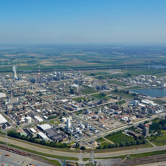 BASF Verbundstandort Antwerpen, der zweitgrößte Standort des Chemieriesen. Zunächst sollen europäische Produktionsstraßen mit der neuen Polymerisationstechnologie ausgestattet werden.