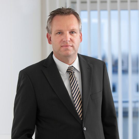 Jörg Ohlsen wird die EDAG ab 2015 als CEO leiten. Jörg Ohlsen wird die EDAG ab 2015 als CEO leiten.