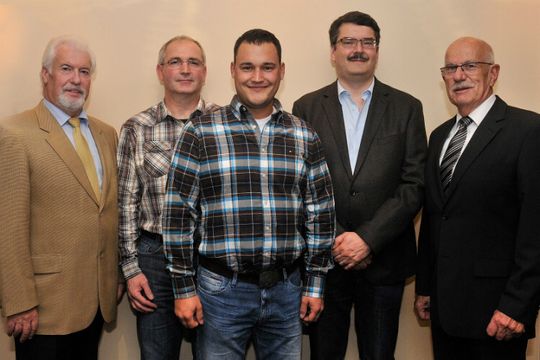 Führungsteam der Kfz-Innung Kaiserslautern: Helmut Knieriemen (Hauptgeschäftsführer), Martin Drummer, Kai Müller, Sven Nielsen (alle drei wurden neu in den Vorstand gewählt) und Arno Stübs (Obermeister).