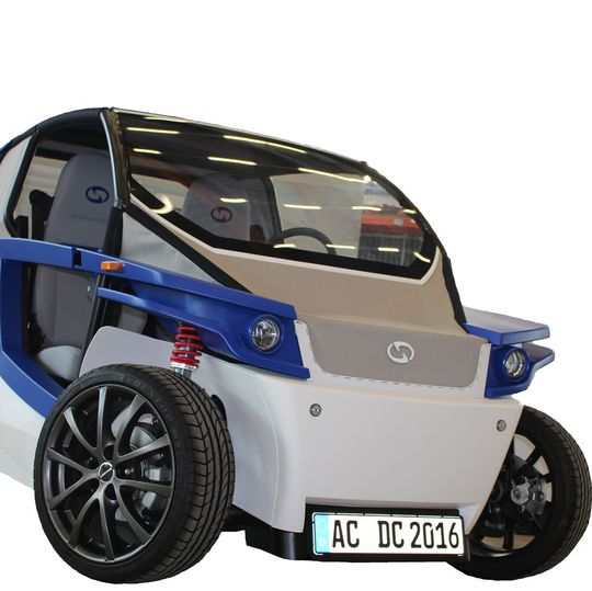 Der voll funktonsfähige Prototyp des Elektroautos StreetScooter C16 wurde in nur 12 Monaten entwickelt. Konventionelle Automobilherstellungsprozesse wurden in der Konstruktionshphase durch Stratasys 3D-Druck ersetzt. Der voll funktonsfähige Prototyp des Elektroautos StreetScooter C16 wurde in nur 12 Monaten entwickelt. Konventionelle Automobilherstellungsprozesse wurden in der Konstruktionshphase durch Stratasys 3D-Druck ersetzt.