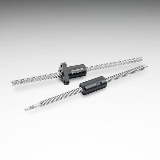 Aufgrund seines Designs ist der Glide Screw laut Thomson in der Lage, Axial-, Radial- und Momentlasten ohne jegliche zusätzliche Führung aufzunehmen. Aufgrund seines Designs ist der Glide Screw laut Thomson in der Lage, Axial-, Radial- und Momentlasten ohne jegliche zusätzliche Führung aufzunehmen.
