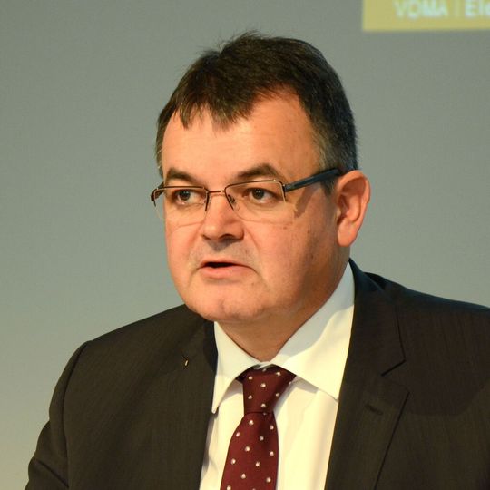 „Ich freue mich, der Vorsitzende des Fachverbands Elektrische Automation zu sein, denn wir erwarten 6 % Wachstum für 2014“, so Herbert Wegmann.