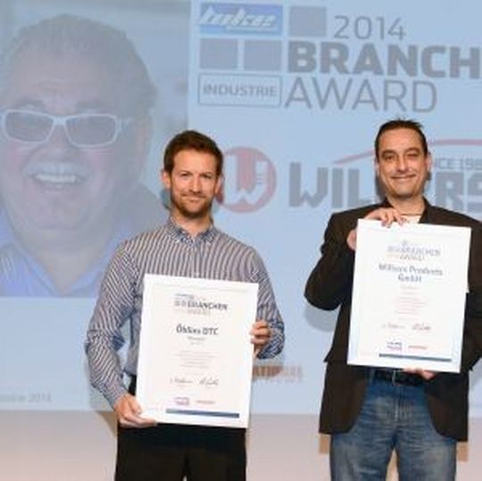 Der Branchenaward Industrie 2014 ging an Wilbers. In Empfang nahm in Vertriebsleiter Dirk Wenzelmann (re.). Im Bild außerdem Chris Witter von Öhlins DTC, der neben WP Germany (Christian Meier fehlte krankheitsbedingt) nominiert war. Der Branchenaward Industrie 2014 ging an Wilbers. In Empfang nahm in Vertriebsleiter Dirk Wenzelmann (re.). Im Bild außerdem Chris Witter von Öhlins DTC, der neben WP Germany (Christian Meier fehlte krankheitsbedingt) nominiert war.