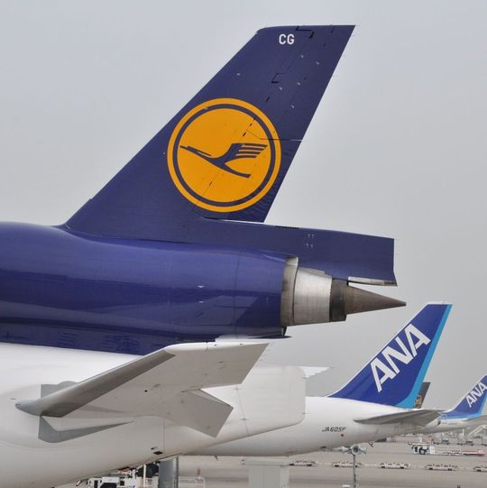 ANA und Lufthansa Cargo haben ihr Luftfracht-Joint-Venture erfolgreich gestartet. ANA und Lufthansa Cargo haben ihr Luftfracht-Joint-Venture erfolgreich gestartet.