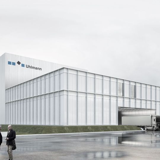 Mit einer Länge von 135 Metern, einer Breite von 52 Metern und einer Höhe bis zu 26 Metern ist der Neubau das größte in einem Abschnitt gebaute Projekt in der Firmengeschichte von Uhlmann.