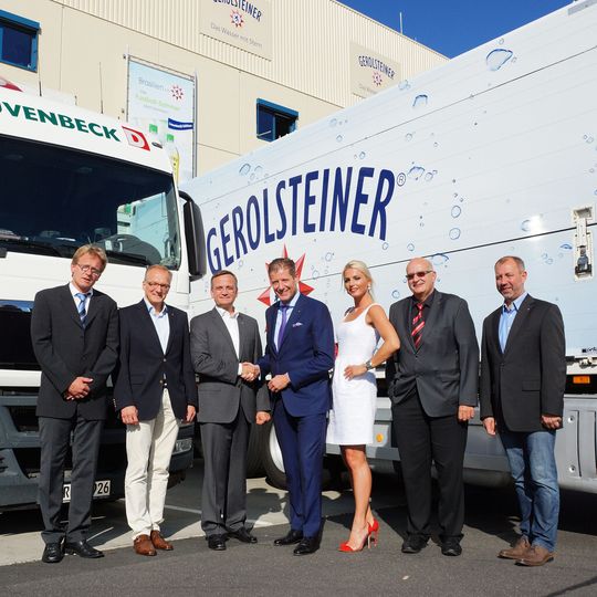 Duvenbeck bleibt für weitere fünf Jahre Transport-Generalunternehmer des Mineralwasser-Produzenten Gerolsteiner. Duvenbeck bleibt für weitere fünf Jahre Transport-Generalunternehmer des Mineralwasser-Produzenten Gerolsteiner.