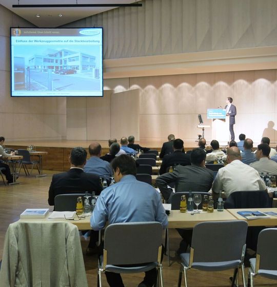 Alles was man bei der wirtschaftlichen Zerspanung und Bearbeitung von Composites wissen muss, vermittelte die vierte IFW-Tagung in Stuttgart allen Interessierten, wie der Kooperationspartner, das Fraunhofer IPA berichtet. Alles was man bei der wirtschaftlichen Zerspanung und Bearbeitung von Composites wissen muss, vermittelte die vierte IFW-Tagung in Stuttgart allen Interessierten, wie der Kooperationspartner, das Fraunhofer IPA berichtet.