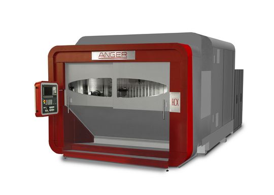 Setzt zur Steigerung der Produktivität auf die Reihen-Mehrspindeltechnologie: Das Bearbeitungszentrum HCX von Anger. Bild: Anger Setzt zur Steigerung der Produktivität auf die Reihen-Mehrspindeltechnologie: Das Bearbeitungszentrum HCX von Anger. Bild: Anger