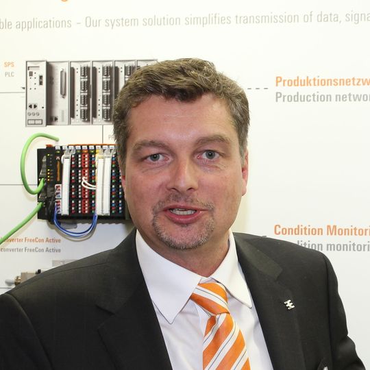 Michael Matthesius, Vice President Global Industry Management Maschinenbau bei Weidmüller: „Die berührungslose Technik ist verschleiß- und störungsfrei.“ Michael Matthesius, Vice President Global Industry Management Maschinenbau bei Weidmüller: „Die berührungslose Technik ist verschleiß- und störungsfrei.“