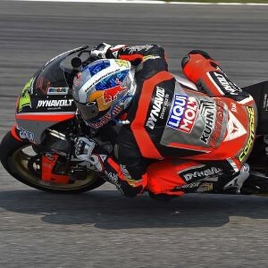 Ab 2015 ziert das Liqui-Moly-Logo nicht nur den Moto2-Fahrer Sandro Cortese. Ab 2015 ziert das Liqui-Moly-Logo nicht nur den Moto2-Fahrer Sandro Cortese.