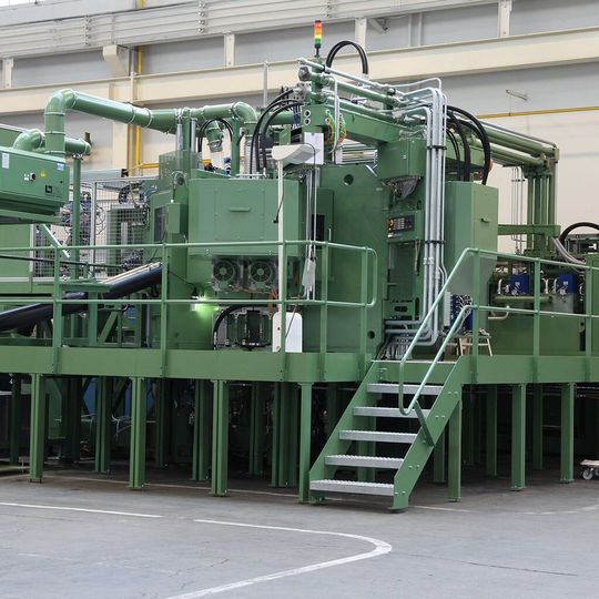 Die Rundtransfermaschine Turmat ermöglicht die hochgenaue und prozesssichere Volumenfertigung. Die Rundtransfermaschine Turmat ermöglicht die hochgenaue und prozesssichere Volumenfertigung.