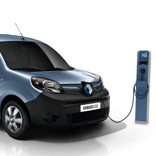 E-Autos könnten viel erfolgreicher sein - meint die Managementberatung Kienbau. E-Autos könnten viel erfolgreicher sein - meint die Managementberatung Kienbau.