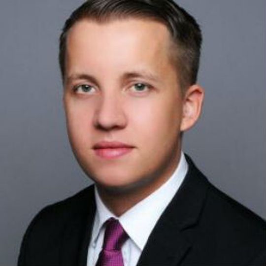 Jan Klubek stellt beim Deutschen Remarketing Kongress 2015 die Gebrauchtwagenmarke Spar Cars vor. Jan Klubek stellt beim Deutschen Remarketing Kongress 2015 die Gebrauchtwagenmarke Spar Cars vor.