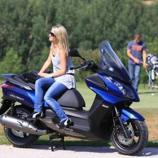 1994 bis 2014 – 20 Jahre Kymco in Deutschland: MSA-Weiden begann mit dem Import der taiwanesischen Marke. 1994 bis 2014 – 20 Jahre Kymco in Deutschland: MSA-Weiden begann mit dem Import der taiwanesischen Marke.
