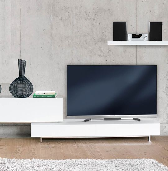 Das von Geis gemanagte Grundig-Produktportfolio reicht vom Multimedia-TV über Geschirrspüler und Hifi-Anlagen bis zur Schallzahnbürste. Das von Geis gemanagte Grundig-Produktportfolio reicht vom Multimedia-TV über Geschirrspüler und Hifi-Anlagen bis zur Schallzahnbürste.