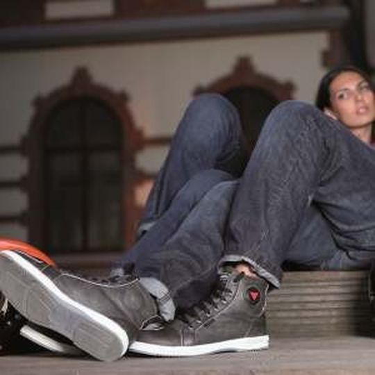 Lässiger Chic: Modeka-Sneaker „Lane“. Lässiger Chic: Modeka-Sneaker „Lane“.