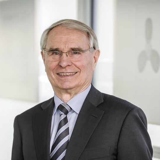 1963 gründete Gerhard Sturm, zusammen mit seinem väterlichen Freund und Mentor Heinz Ziehl, die heutige EBM-Papst Gruppe.