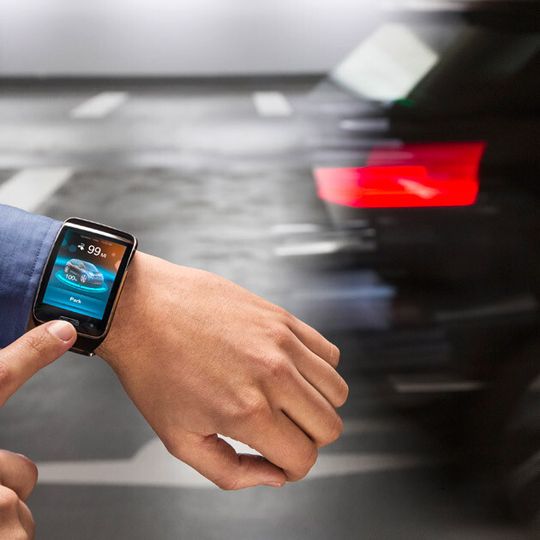 Einparken per Sprachbefehl: BMW zeigt auf der CES in Las Vegas ein entsprechendes System. Einparken per Sprachbefehl: BMW zeigt auf der CES in Las Vegas ein entsprechendes System.