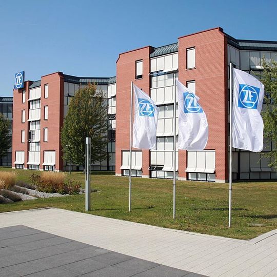 Der Aufsichtsrat der ZF Friedrichshafen AG hat Dr. Franz Kleiner und Peter Lake zu Mitgliedern des ZF-Vorstandes bestellt. Der Aufsichtsrat der ZF Friedrichshafen AG hat Dr. Franz Kleiner und Peter Lake zu Mitgliedern des ZF-Vorstandes bestellt.