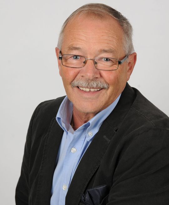 Ernst Diggelmann übergibt die Geshäftsführung von Digipack an Jan Hofstetter. Ernst Diggelmann übergibt die Geshäftsführung von Digipack an Jan Hofstetter.