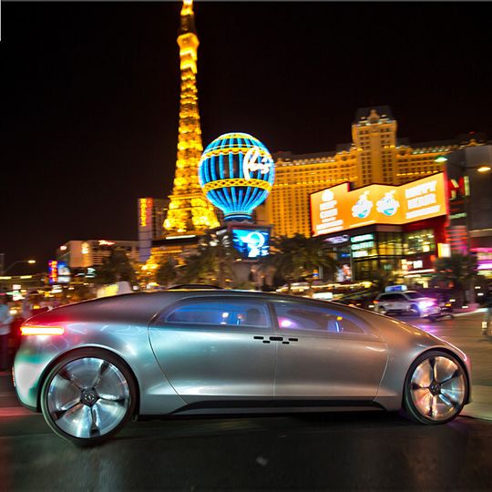Die Automobilhersteller gehören zu den treibenden Kräften der Consumer Electronics Show (CES) in Las Vegas. Das Fahren ist dabei oft nur Nebensache. Die Automobilhersteller gehören zu den treibenden Kräften der Consumer Electronics Show (CES) in Las Vegas. Das Fahren ist dabei oft nur Nebensache.