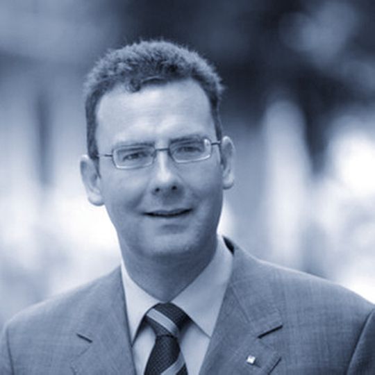 Der Autor: Prof. Dr. Gerald Mann lehrt Volkswirtschaftslehre an der FOM Hochschule für Oekonomie & Management in München. "Das transatlantische Freihandelsabkommen TTIP birgt mehr Chancen als Risiken. Aber Europa muss gut verhandeln, denn ein schlechtes TTIP-Abkommen hilft uns nicht weiter." Der Autor: Prof. Dr. Gerald Mann lehrt Volkswirtschaftslehre an der FOM Hochschule für Oekonomie & Management in München. "Das transatlantische Freihandelsabkommen TTIP birgt mehr Chancen als Risiken. Aber Europa muss gut verhandeln, denn ein schlechtes TTIP-Abkommen hilft uns nicht weiter."