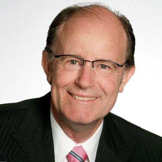 Dr. Rieth arbeitete über 31 Jahre lang auf dem Gebiet der Fahrzeug- und Verkehrssicherheit und ist Inhaber von weit mehr als 100 Patenten weltweit. Dr. Rieth arbeitete über 31 Jahre lang auf dem Gebiet der Fahrzeug- und Verkehrssicherheit und ist Inhaber von weit mehr als 100 Patenten weltweit.